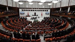 TBMM’de “toplumsal cinsiyet” tartışması: AKP’den anayasa düzenlemesi sinyali