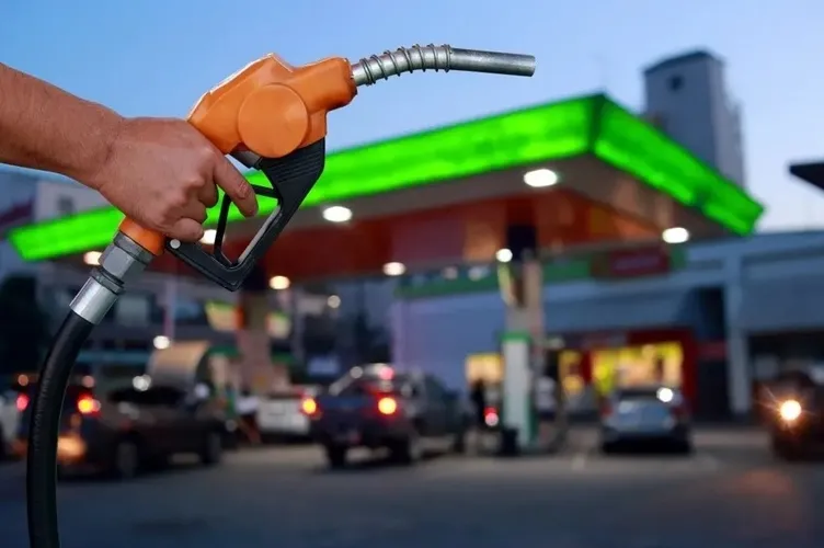 Motorine Büyük Zam Kapıda: Fiyatlar 80 TL’yi Aşacak 