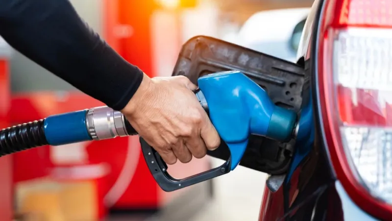 Akaryakıtta Tabela Geceyarısı Değişti: Motorinin Litre Fiyatı 80 Lirayı Buldu 