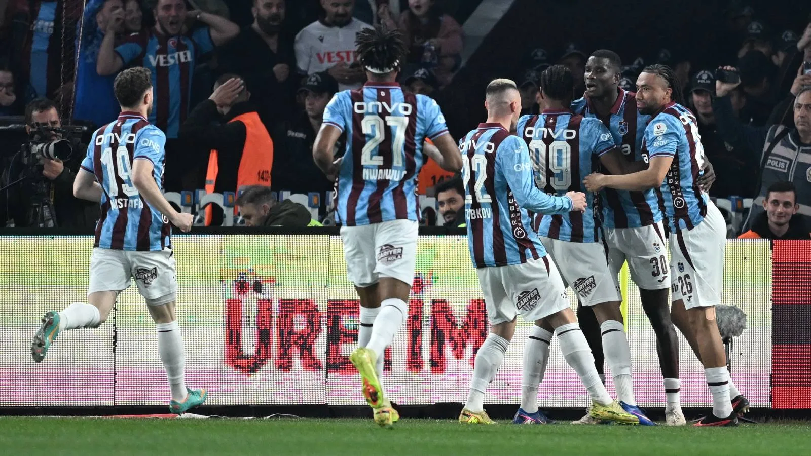 Trabzonspor’dan Sahasında Kritik Galibiyet: Galatasaray’ı 2-1 Mağlup Etti