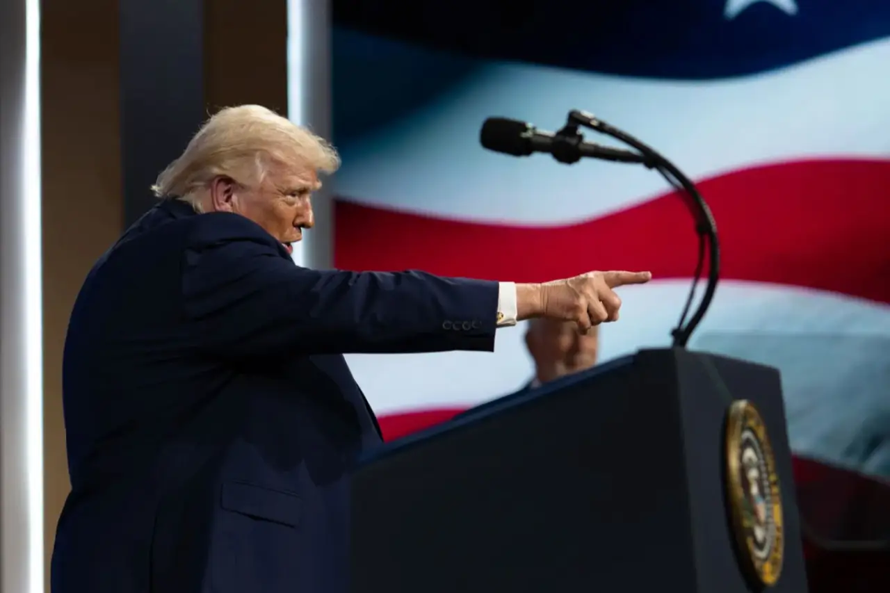 Trump’tan İran’a Küfürlü Tehdit: “Boğazı Açın Yoksa…”