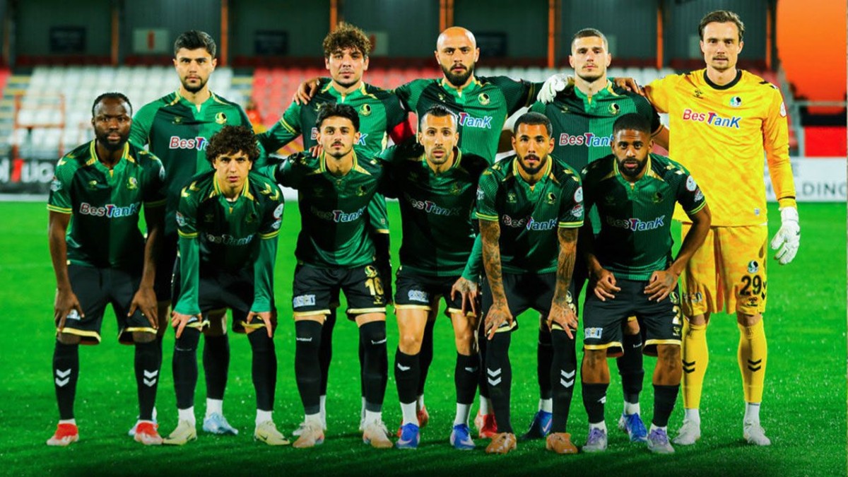 Kümede Kalma Umutları Eriyor: Sakaryaspor, Deplasmanında Ümraniyespor'a 2- 0 Mağlup Oldu 