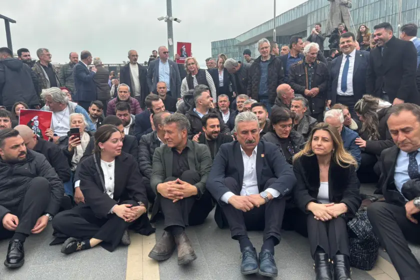 Bursa’da belediye başkan vekili seçimi polis ablukasında yapıldı 