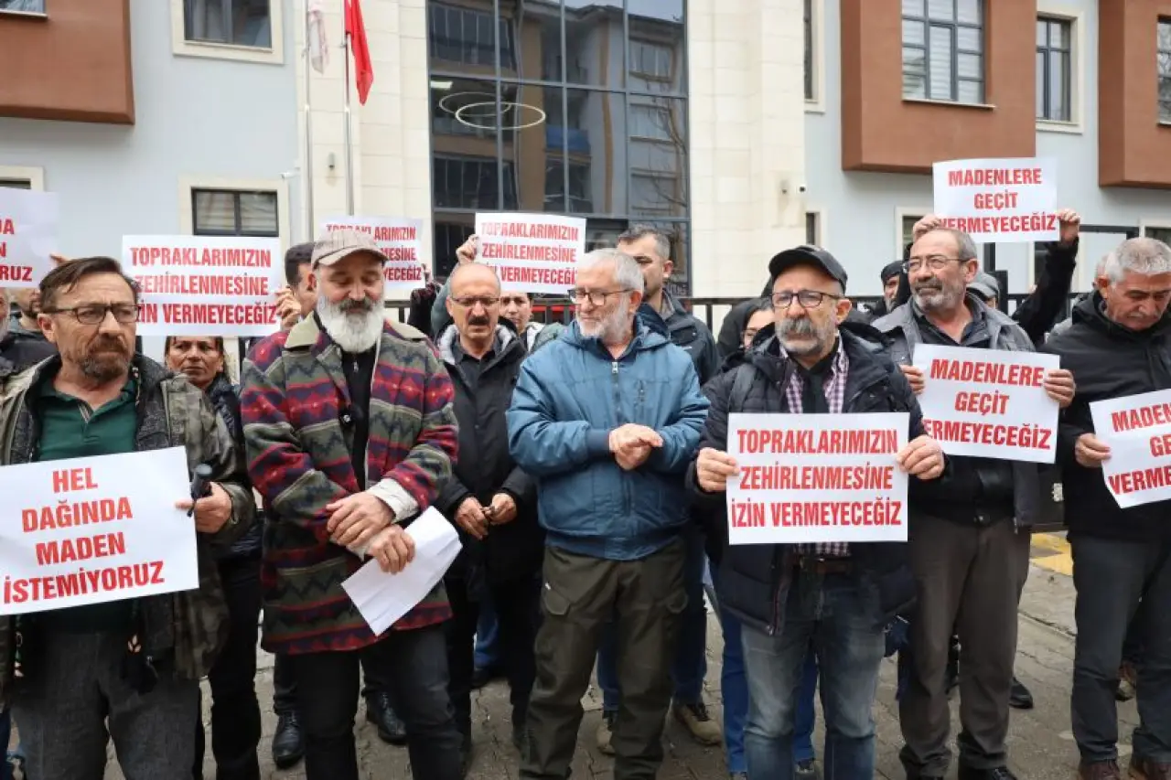 Hel Dağı’nda maden ocağına karşı 2 bin imza
