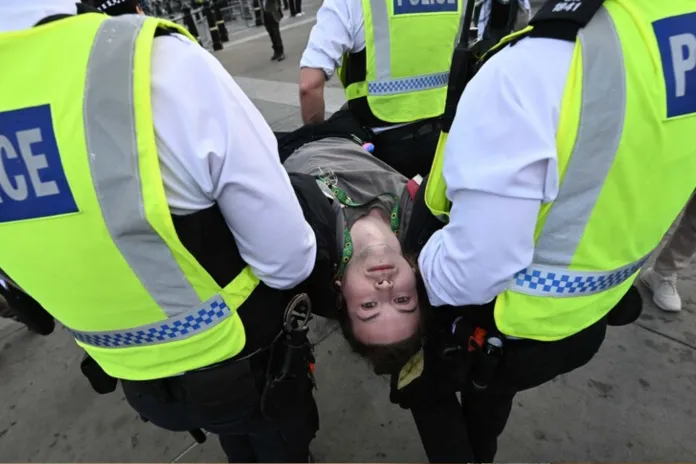 Londra’da Palestine Action Protestosu: 523 Kişi Gözaltına Alındı