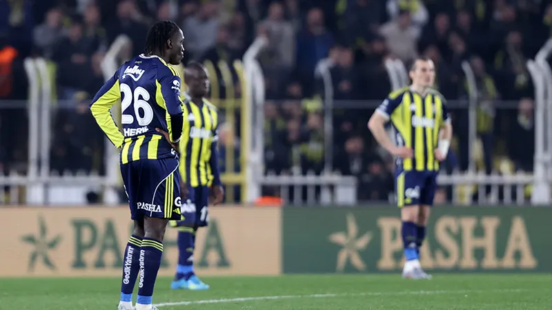 Fenerbahçe Liderliği Uzatmada Kaçırdı: Rizespor’la 2-2