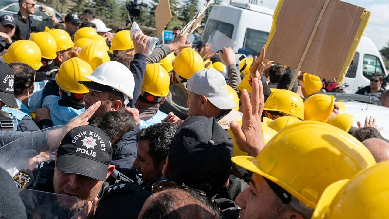 Başlık: Maden İşçilerinin Ankara Yürüyüşüne Polis Müdahalesi: Çakır ve Aksu Gözaltında
