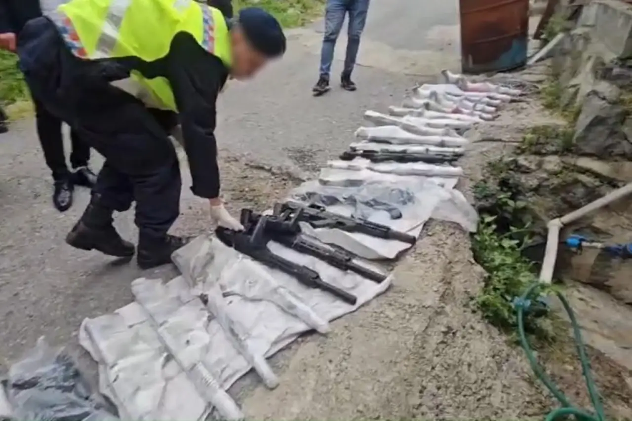 Sakarya’da Kaçak Silah Operasyonu: 27 Tüfek Ele Geçirildi, 2 Kişi Gözaltına Alındı 