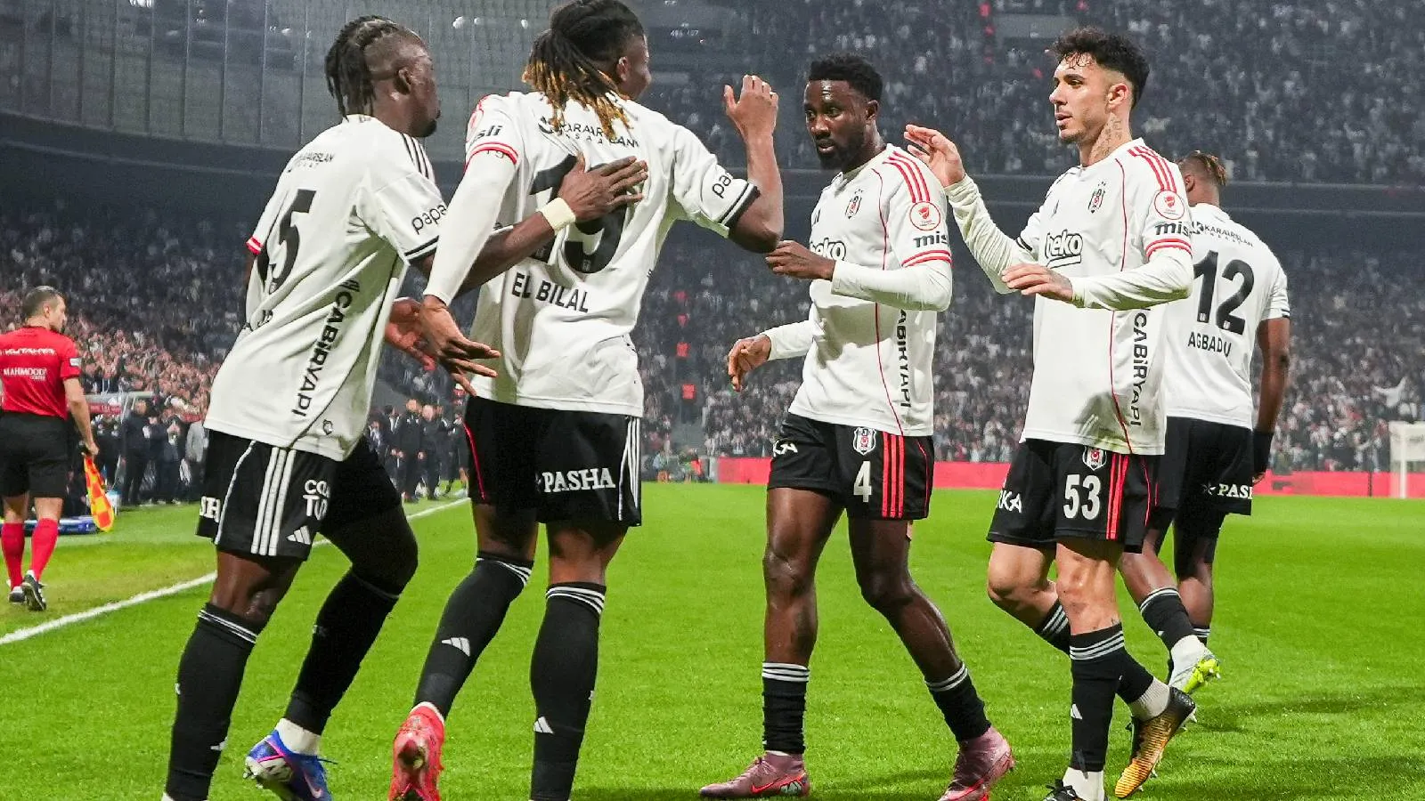 Beşiktaş, Kupada Alanyaspor’u 3 Golle Geçerek Yarı Finale Yükseldi 