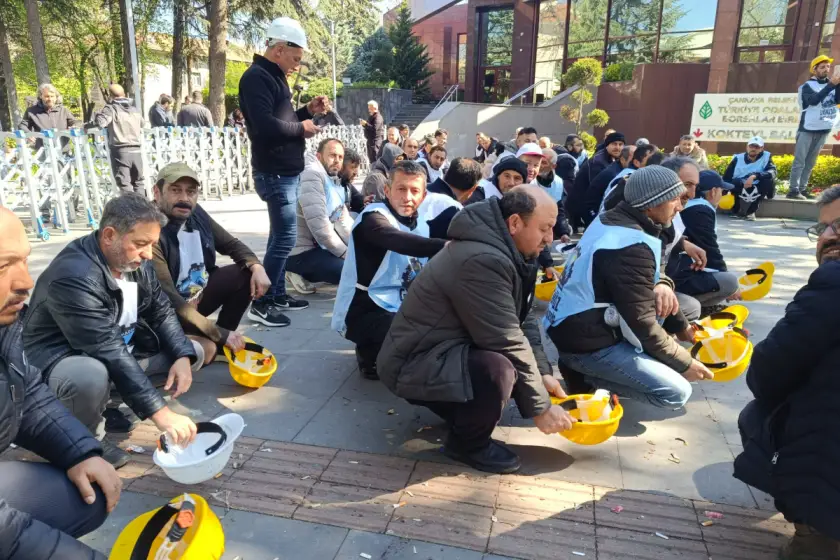  Enerji Bakanlığı yolunda madenciye polis barikatı