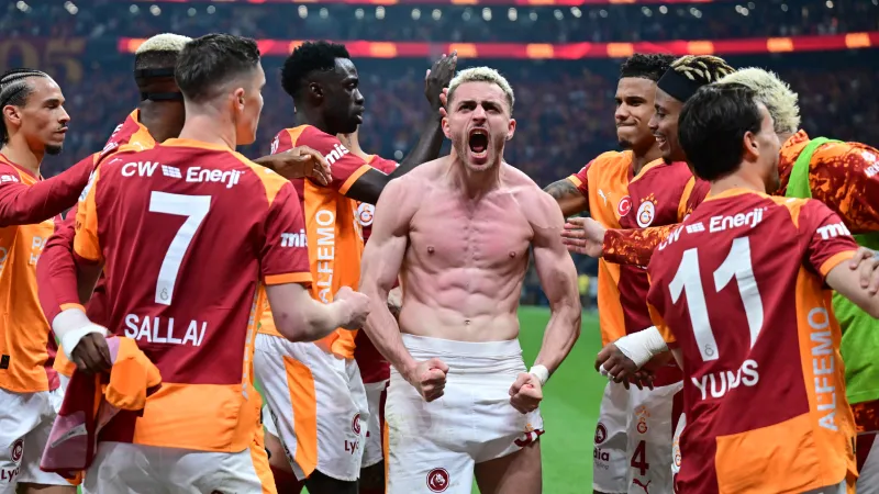 Fenerbahçe'yi 3-0'la Geçen Galatasaray Şampiyonluk Yürüyüşüne Devam Ediyor 