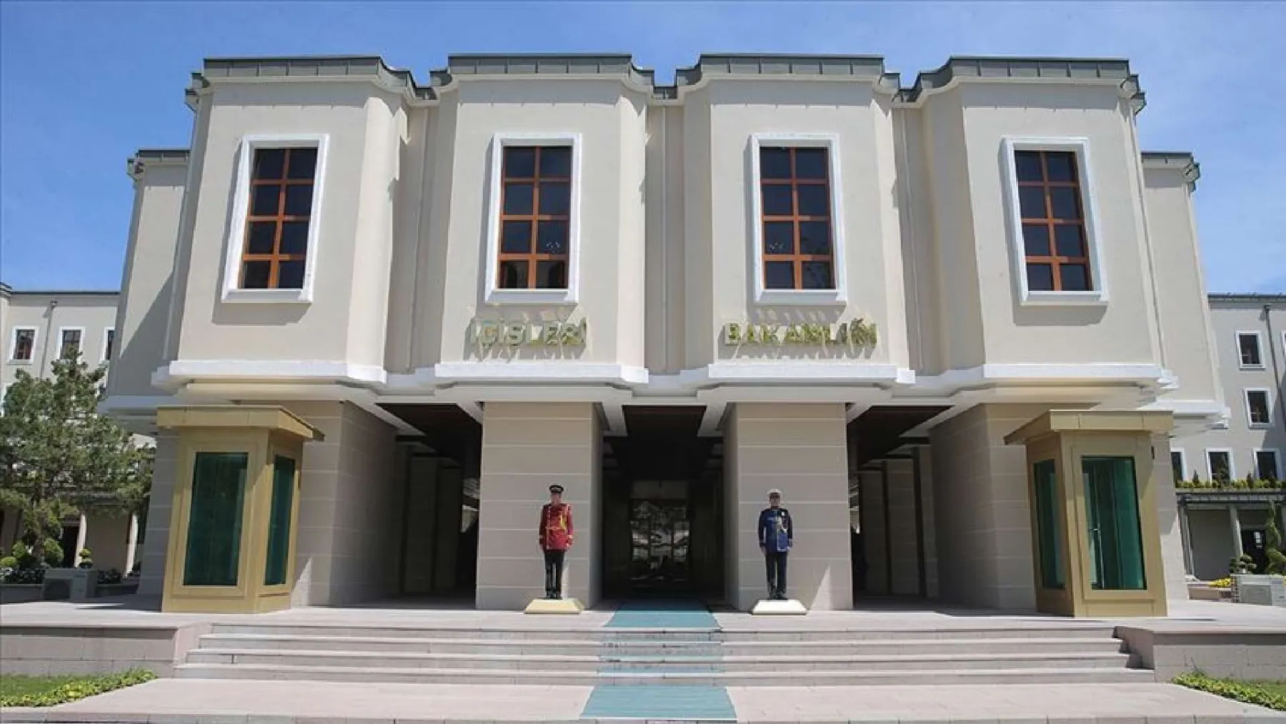 Resmi Gazete’de Yayımlandı: Emniyet Genel Müdürü, 4 Vali ve 7 İl Emniyet Müdürünün Görev Yeri Değişti