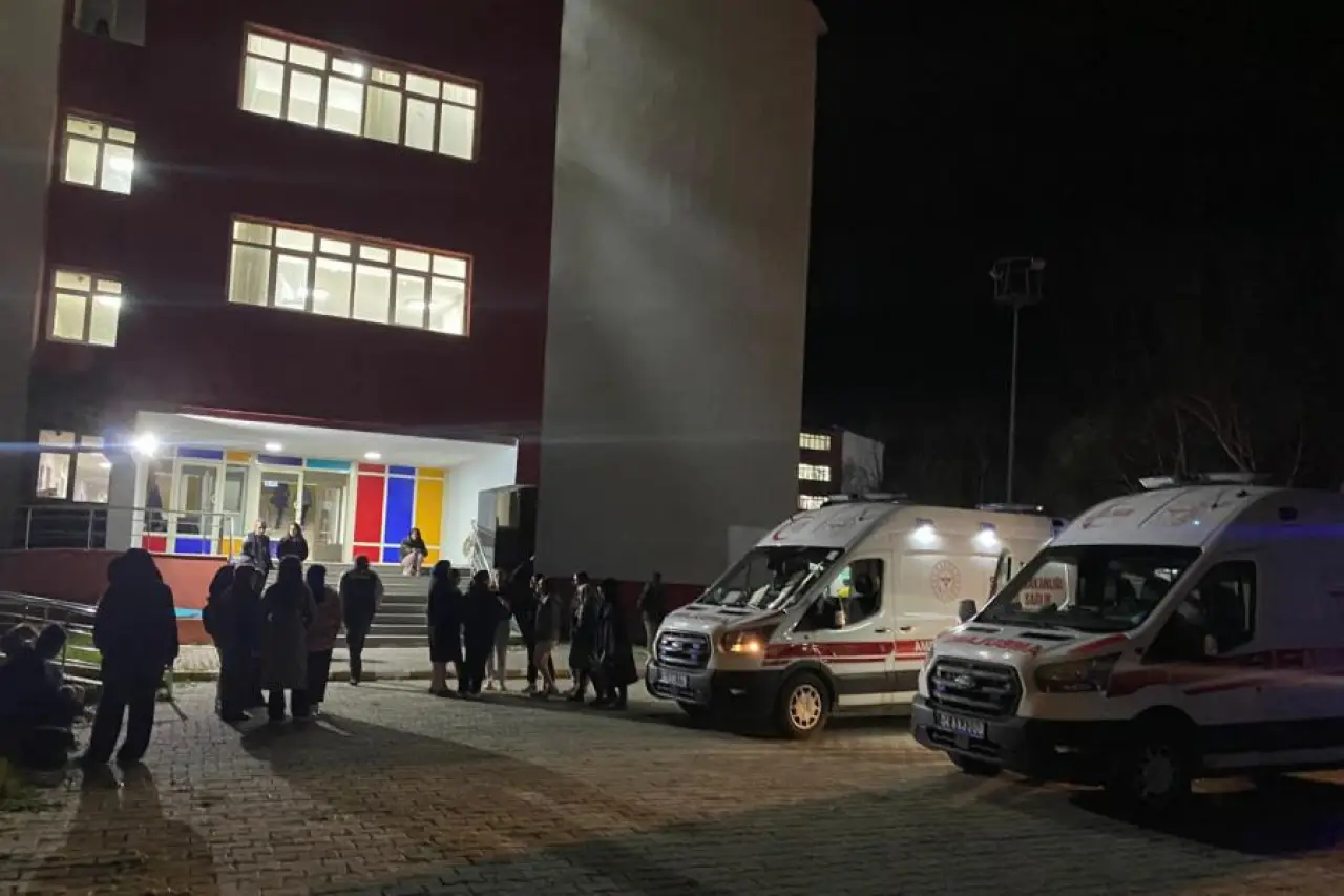 Ağrı KYK yurdunda şüpheli gaz sızıntısı: Bir öğrencinin durumu ağır 
