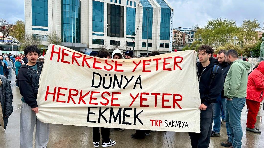 TKP’nin Çağrısıyla Dört Kentte 1 Mayıs Mitingi: “Patrona, Zorbaya Diz Çökmüyoruz”