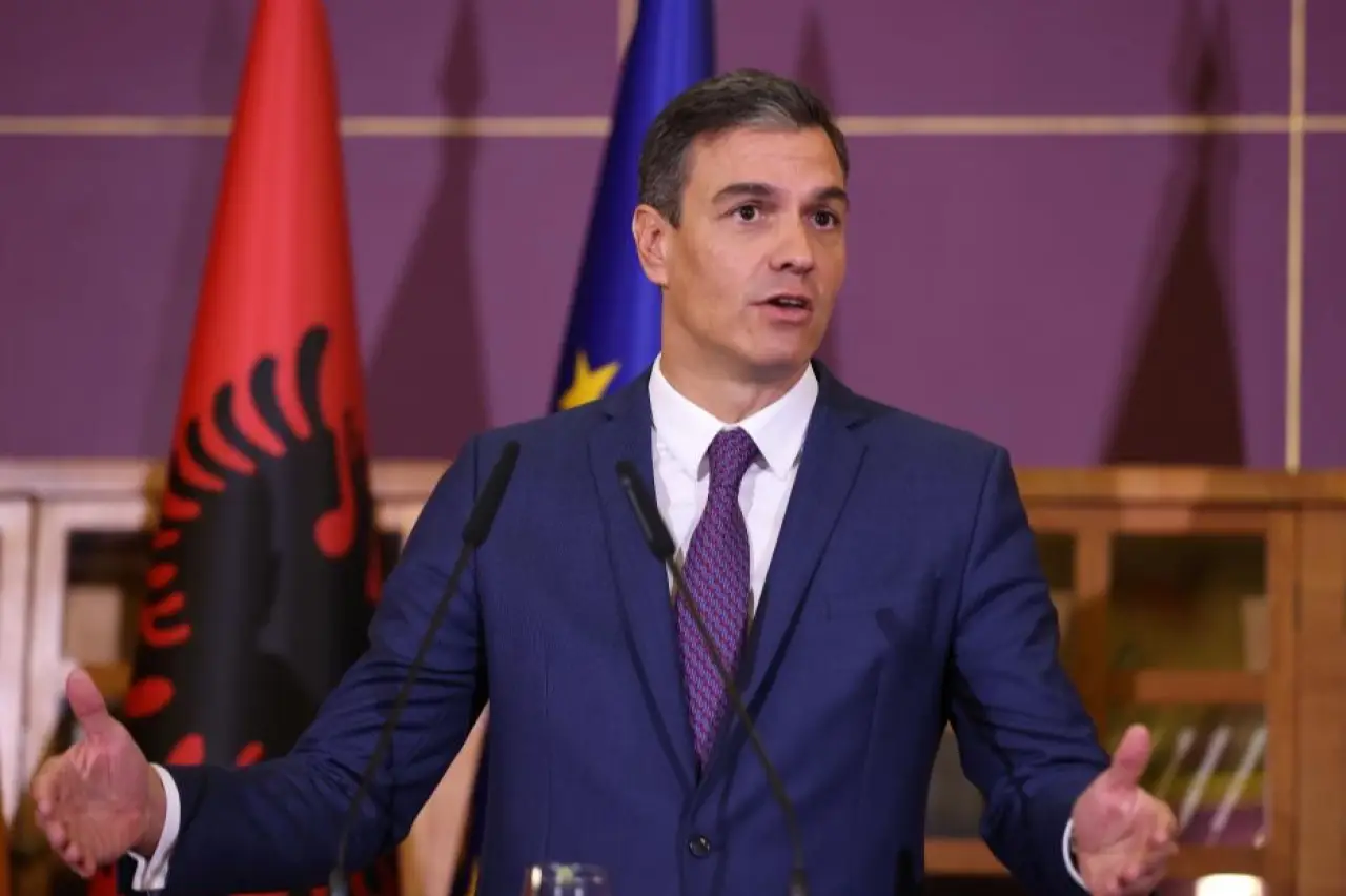 İspanya Başbakanı Pedro Sánchez’i Taşıyan Uçak Ankara’ya Acil İniş Yaptı