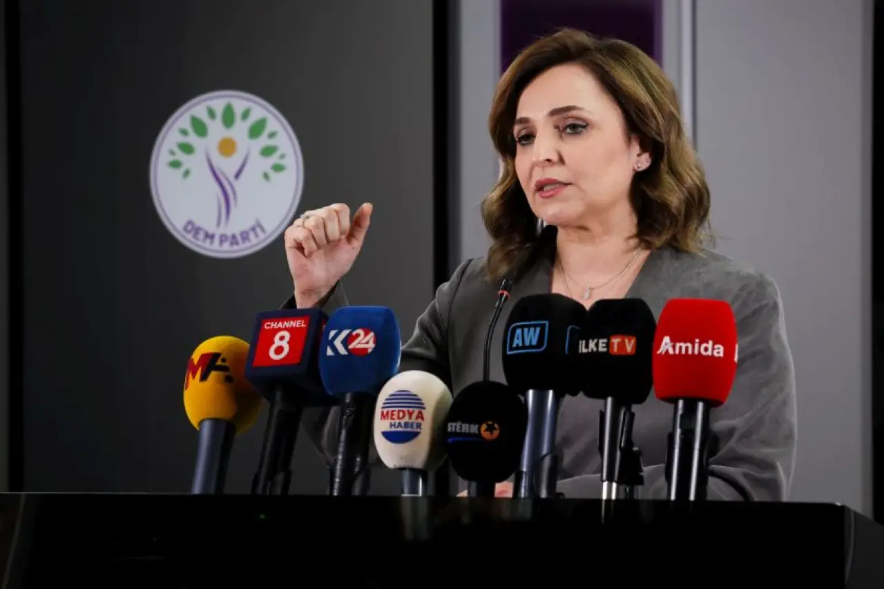  DEM Parti Eylülde ‘Yenilenme Kongresi’ne Gidiyor