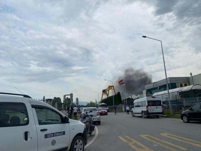 Hendek 2.OSB'de Bir Fabrikada Patlama: Yangına Müdahale Sürüyor