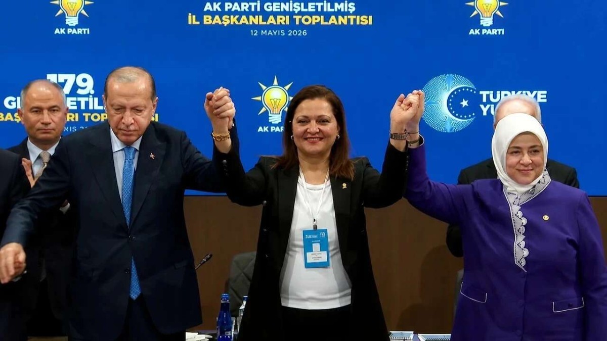 Afyonkarahisar Belediye Başkanı Burcu Köksal AKP’ye Katıldı