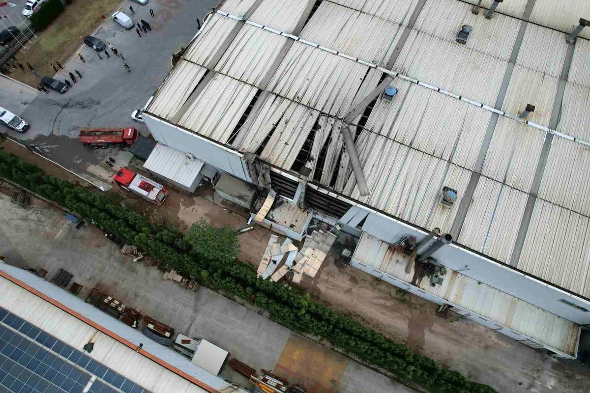 Hendek’te Fabrika Patlamasında Acı Haber: 25 Yaşındaki Tayfun Atış Hayatını Kaybetti