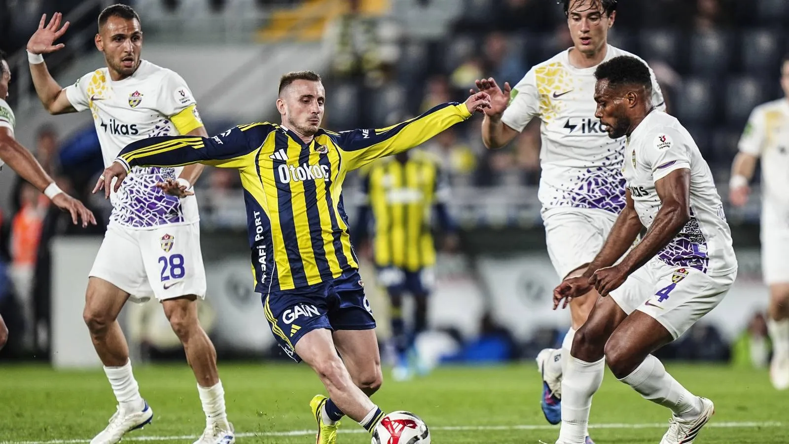 Eyüpspor Son Dakikada Kümede Kaldı, Fenerbahçe Sezonu Beraberlikle Bitirdi