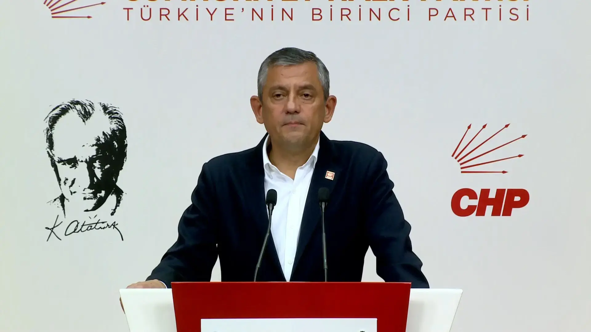 Özgür Özel’den meydan çağrısı: “Cumhuriyet Halk Partisi iktidara yürüyor”