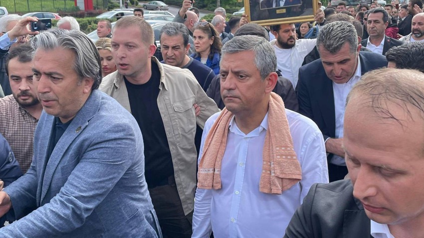 Özgür Özel’in TBMM Yürüyüşüne Soruşturma: Ankara Başsavcılığı’ndan Açıklama