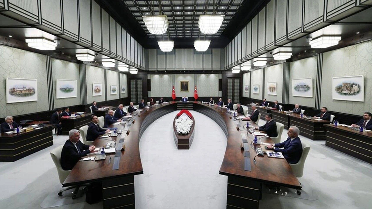 Kabine İki Hafta Aranın Ardından Bugün Toplanıyor: Gündemde Hangi Konular Var?