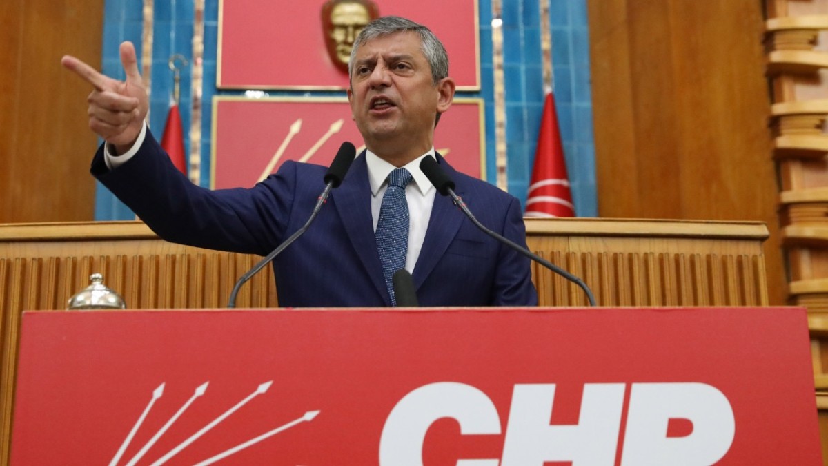Özgür Özel'den kurultay çıkışı: CHP için kritik takvim uyarısı