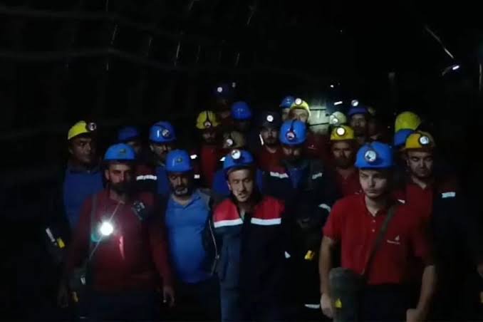 Bağımsız Maden-İş Duyurdu: Direnişteki İşçilerin Ailelerinin Üzerine Ateş Açıldı
