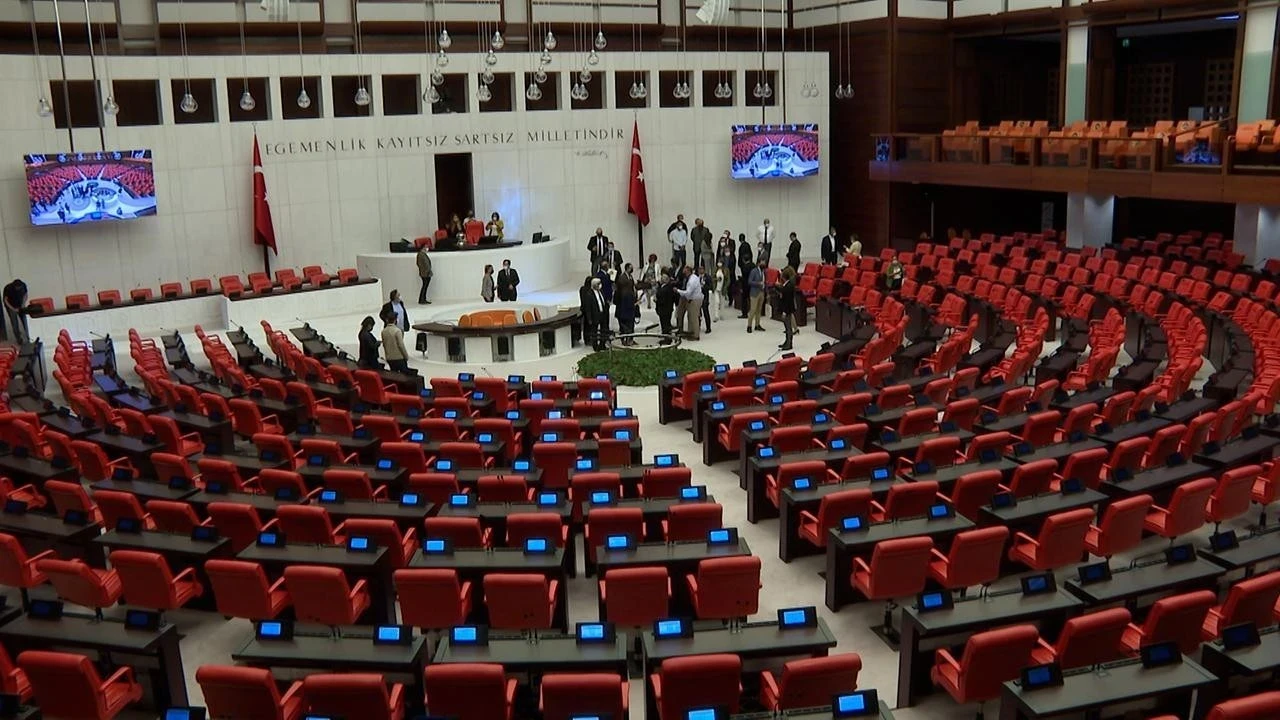 Resmi Gazetede Yayımlandı: TBMM’nin Çalışma Süresi Uzatıldı 