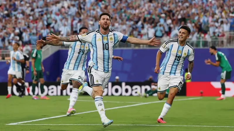 Messi hat-trick yaptı, Arjantin Cezayir’i 3-0 Mağlup Etti
