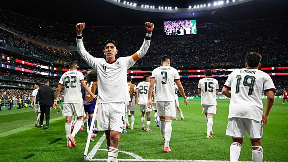 Çekya'yı 3 golle geçen Meksika son 32'de