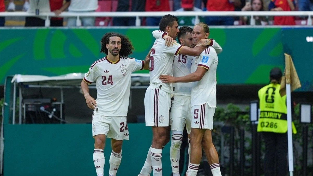 Uruguay’ı tek golle geçen İspanya son 32 biletini aldı 