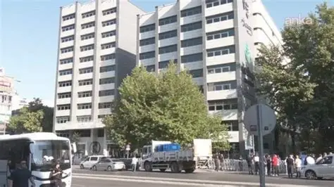 CHP'li Çankaya Belediyesi'ne operasyon: Belediye binasında arama, çok sayıda gözaltı kararı