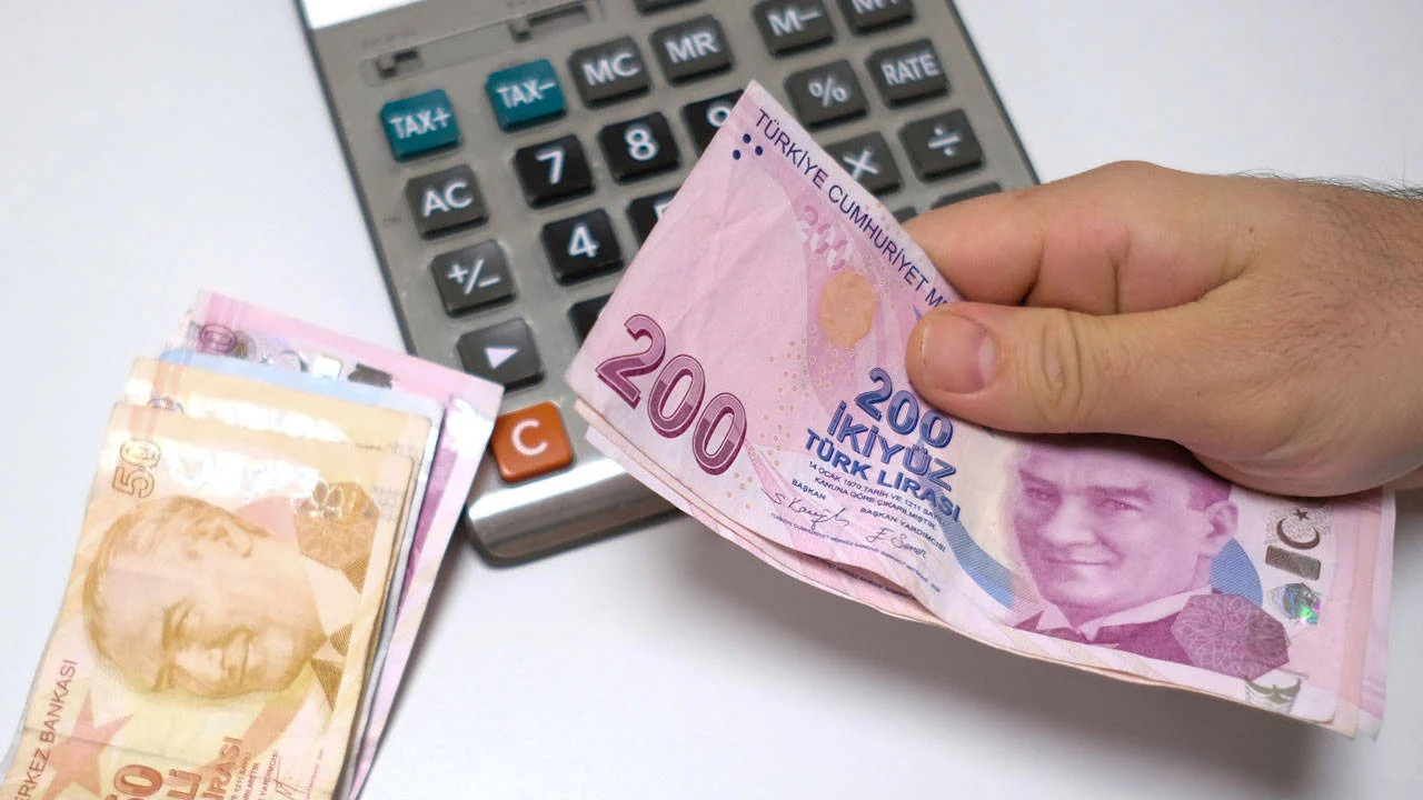 Enflasyonun faturasını emekçi ödüyor: Asgari ücret 7 ayda 5 bin 766 TL eridi