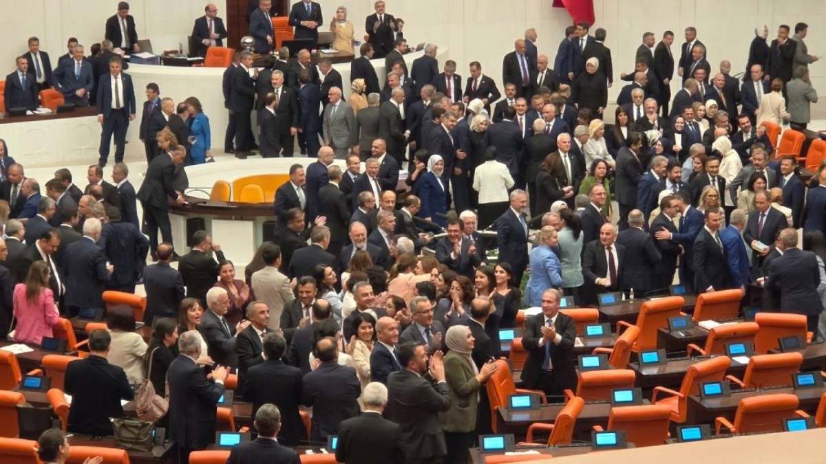 Çerçeve Yasa Meclis’ten geçti: Muhalefet eleştirdi, AKP-MHP savundu