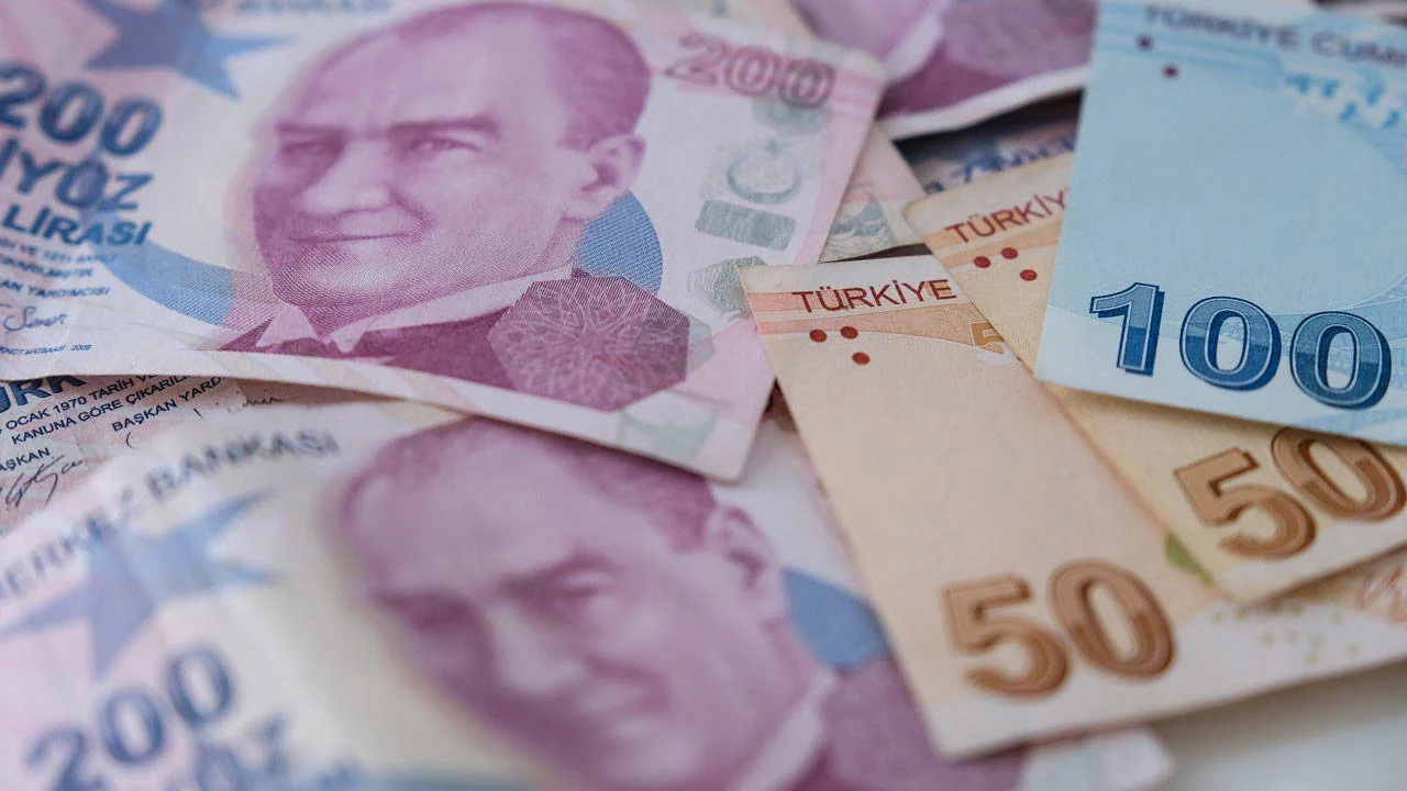 Bütçe giderleri yüzde 59,8 arttı, açık 1,32 trilyon liraya çıktı