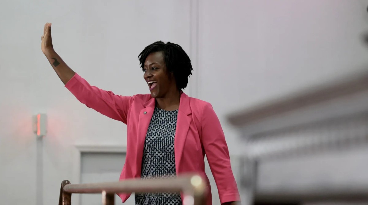 Florida Demokrat ön seçiminde sürpriz: Angie Nixon, Alex Vindman’ı geride bıraktı