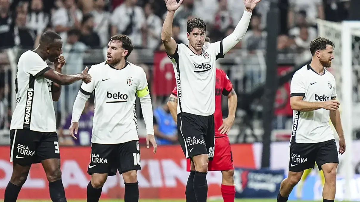 Vlahovic yıldızlaştı, Beşiktaş Çorum FK’yı gole boğdu