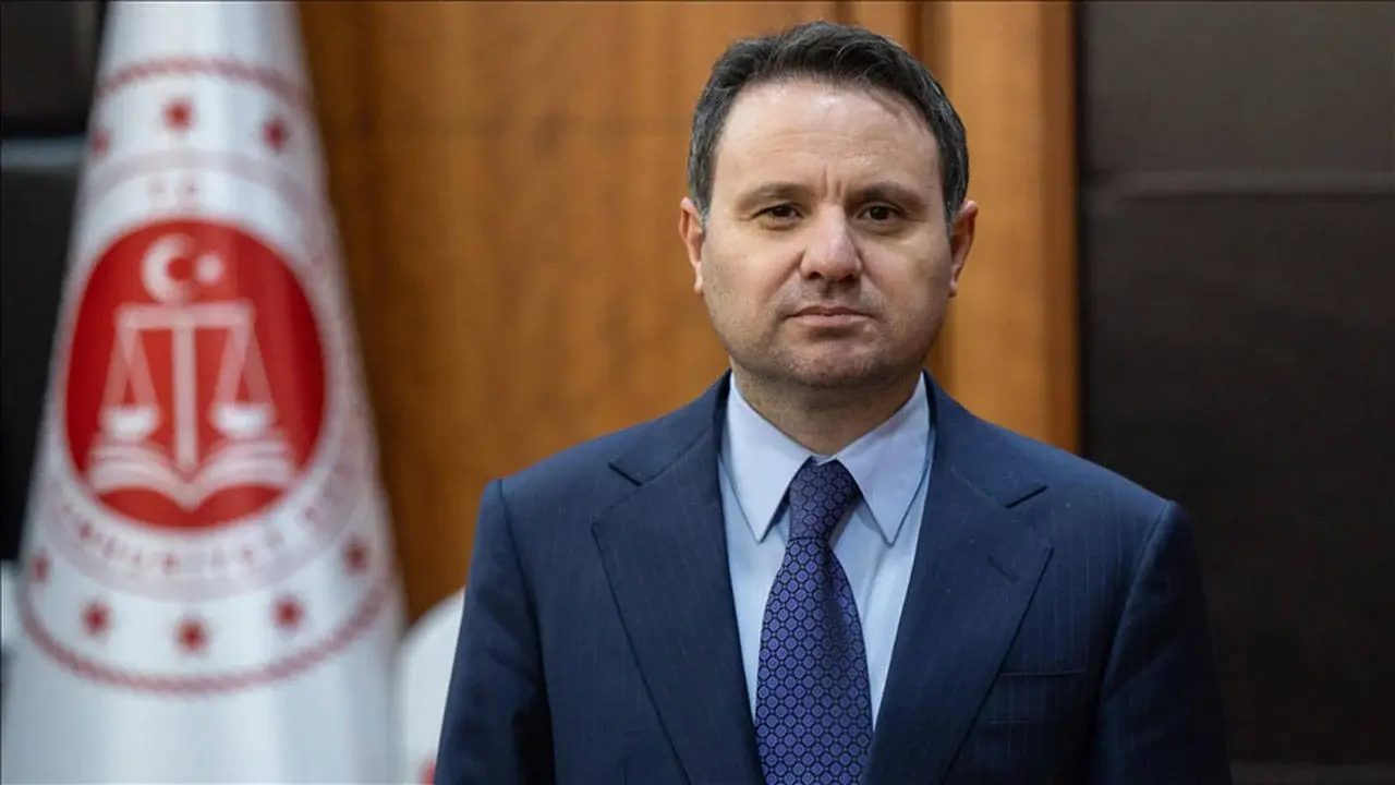 Bakan Gürlek duyurdu: Boşanma ve nafaka düzenlemesi hayata geçiyor 