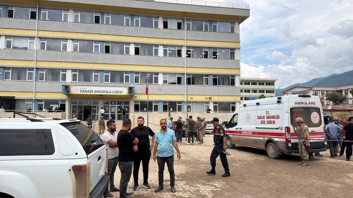  Osmaniye’de okul bahçesinde silahlı saldırı: Öğretmen hayatını kaybetti