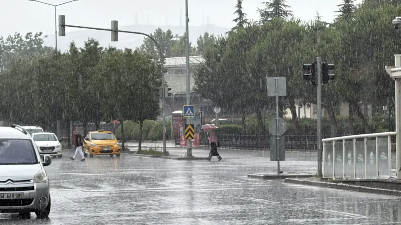 Sakarya Valiliği’nden kuvvetli yağış uyarısı: Sel ve heyelan riski