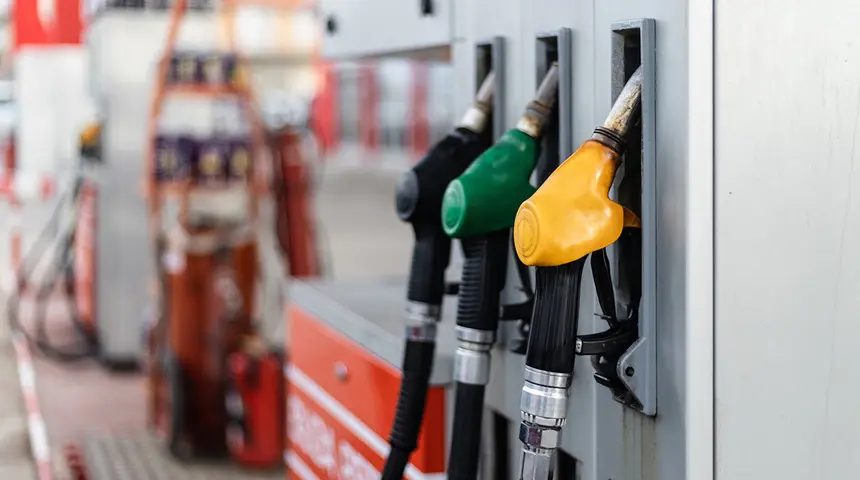 Akaryakıtta eşel mobil dönemi sona erdi: Benzine 4,15, LPG’ye 1,48 lira zam