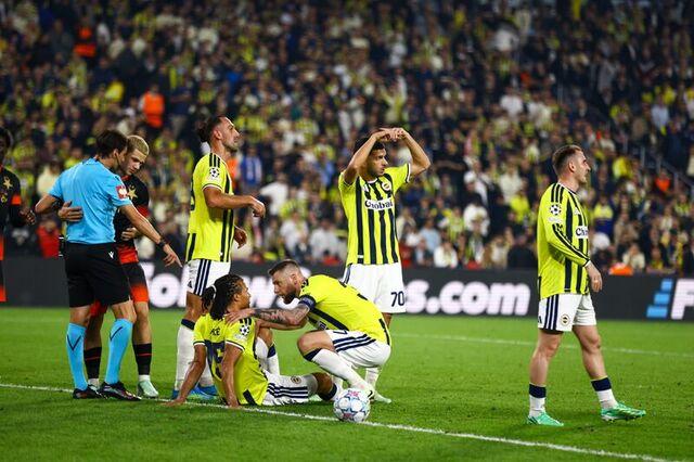 Fenerbahçe galibiyeti son dakikada kaçırdı: 2-2