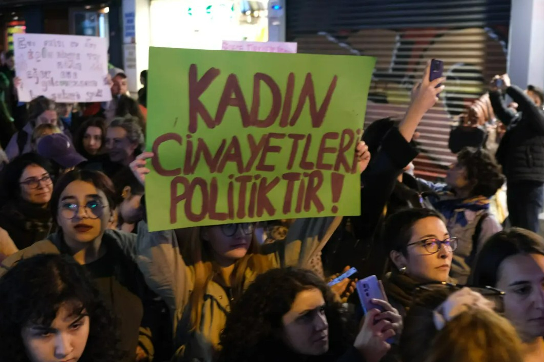  İzmir’de avukat Özge Penbegül polis memuru tarafından öldürüldü