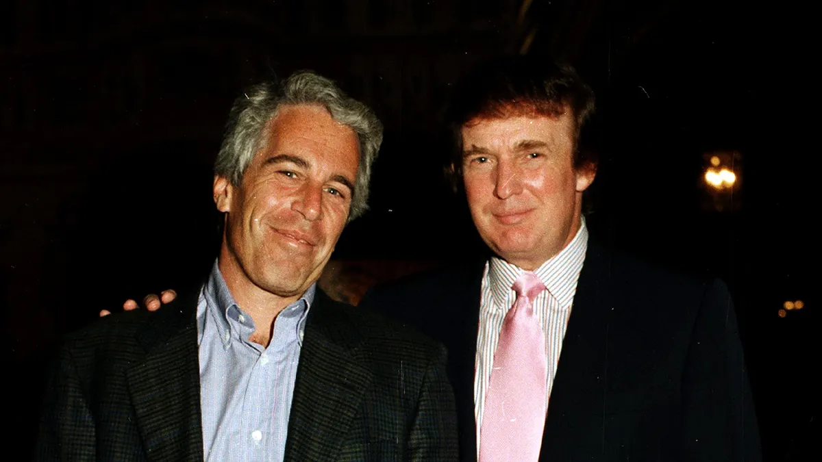 Trump’ın Ohio mitinginde Epstein protestosu
