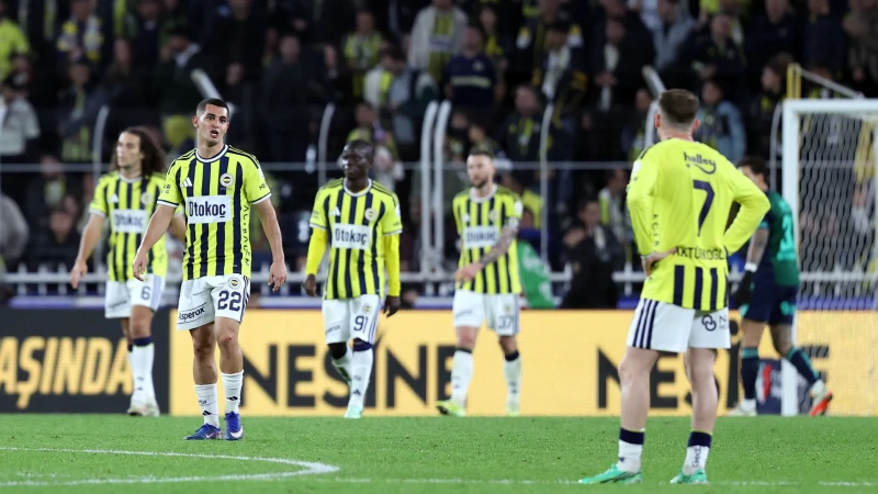 Fenerbahçe evinde Göztepe'ye takıldı, zirve yarışında ağır yara aldı