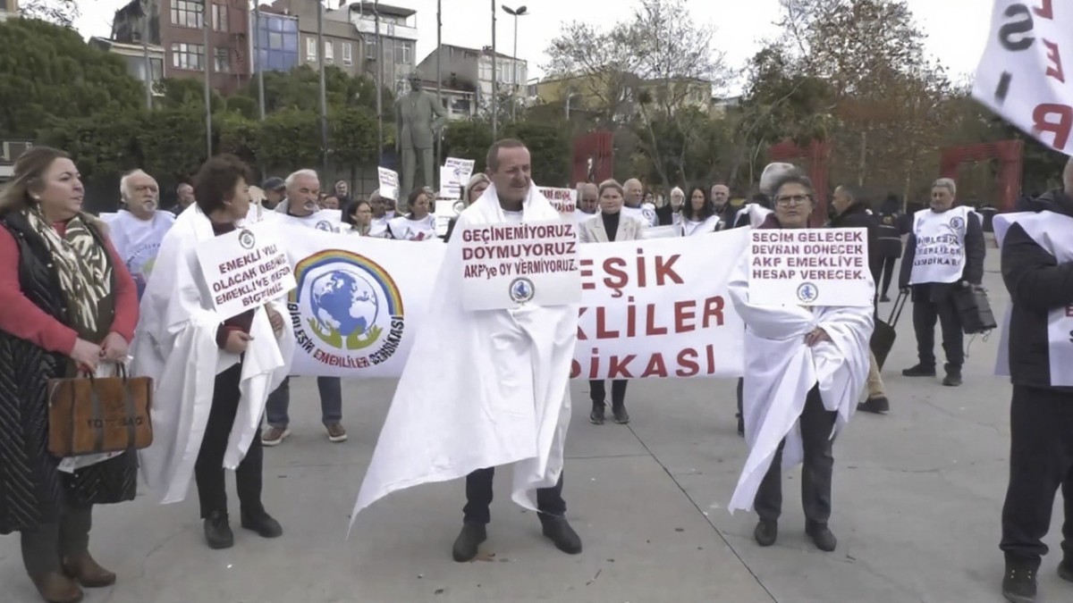 Emekliler Ankara’ya yürüyor: “Dilenmiyoruz, direniyoruz”